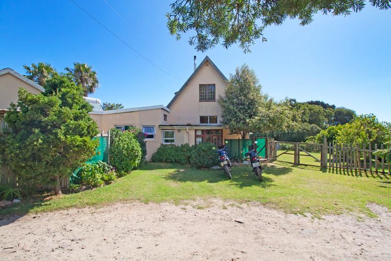 4 Bedroom Property for Sale in Meadowsteads Western Cape